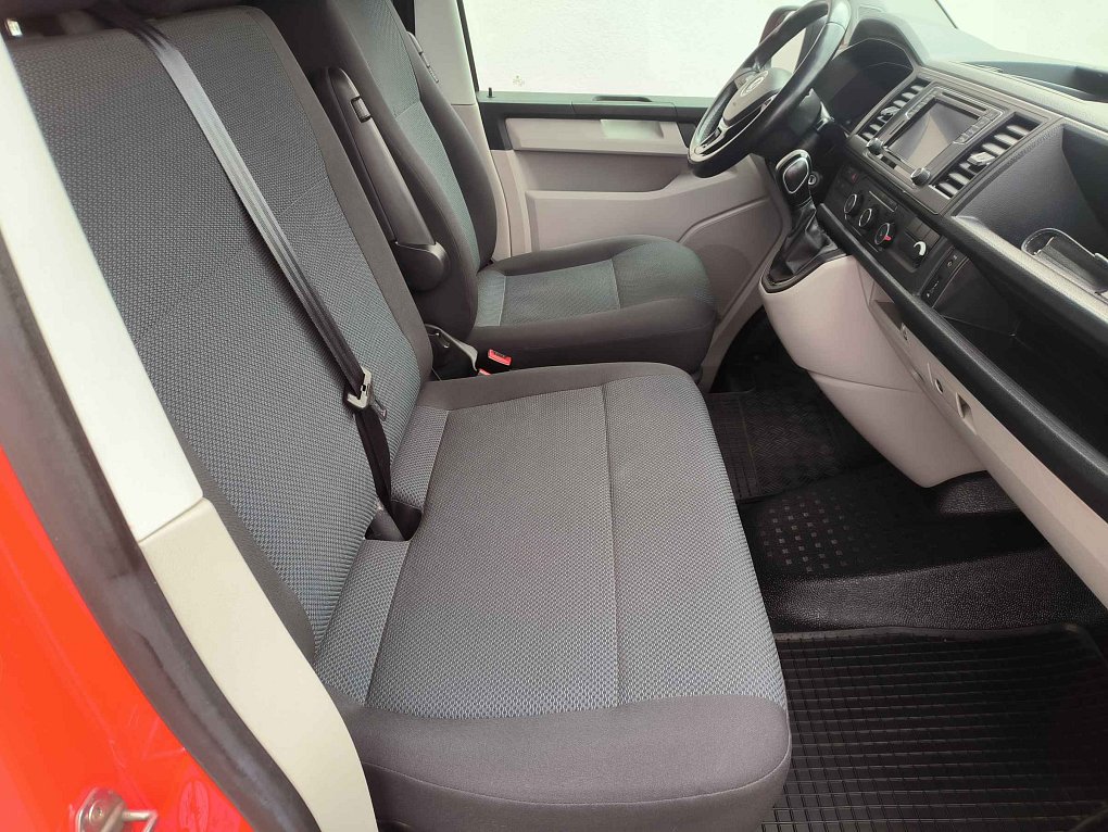 Volkswagen Transporter 2.0TDi  L2H1