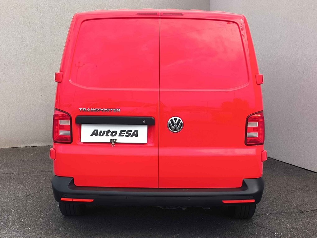 Volkswagen Transporter 2.0TDi  L2H1