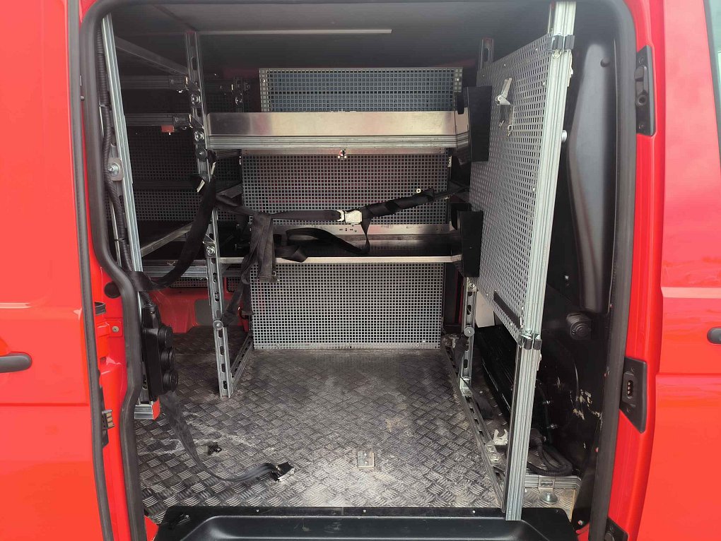 Volkswagen Transporter 2.0TDi  L2H1