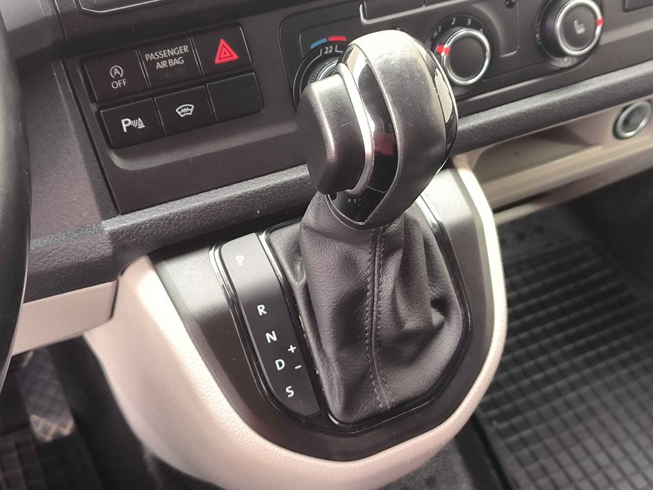 Volkswagen Transporter 2.0TDi  L2H1