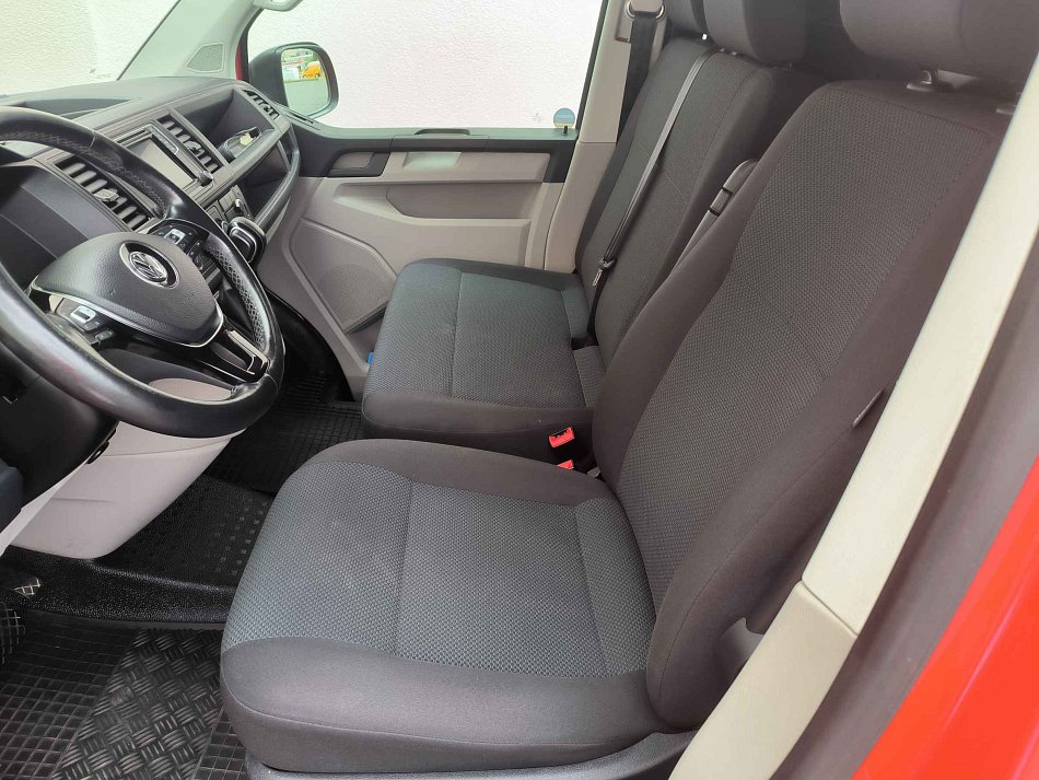 Volkswagen Transporter 2.0TDi  L2H1