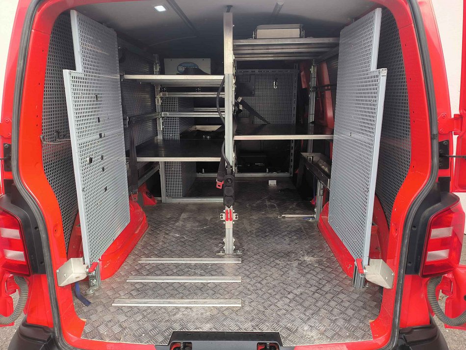 Volkswagen Transporter 2.0TDi  L2H1