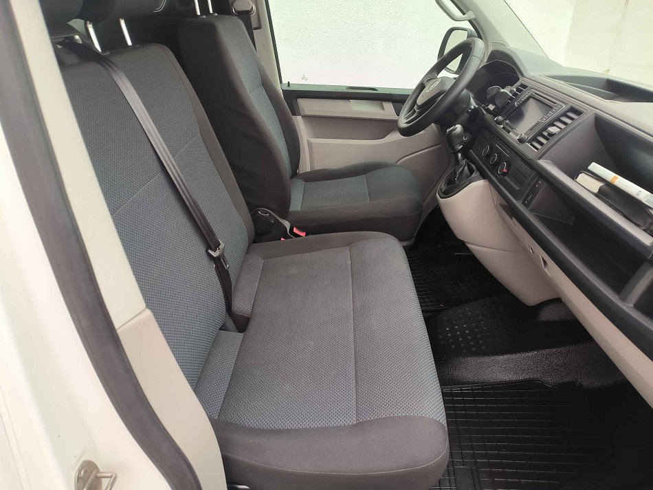 Volkswagen Transporter 2.0TDi  T6