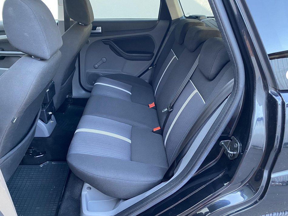 Ford Focus 1.6i 