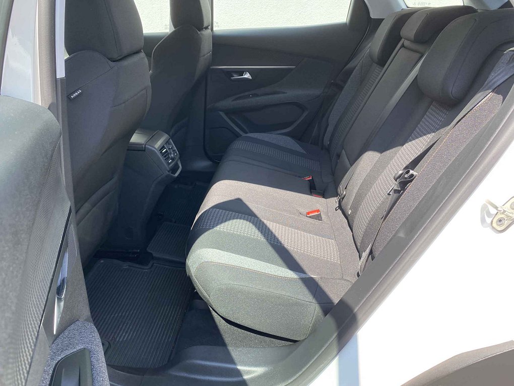 Peugeot 3008 1.2PT Active