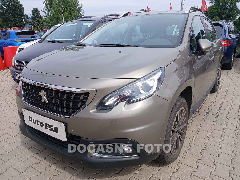 Peugeot 2008 1.2 i 