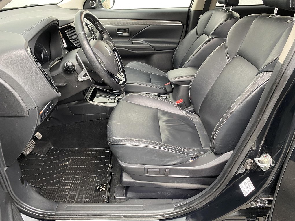 Mitsubishi Outlander 2.0 MIVEC Instyle AWD