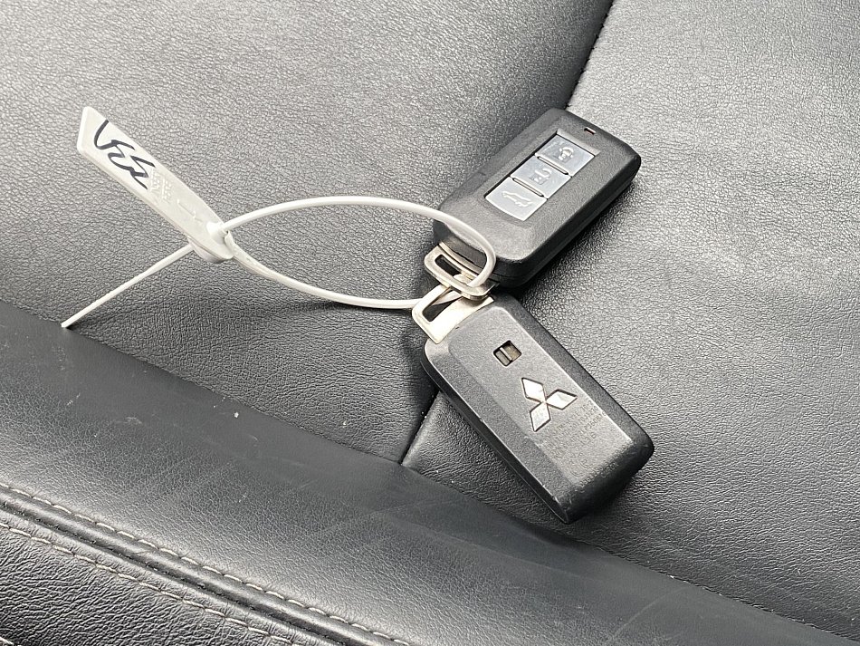 Mitsubishi Outlander 2.0 MIVEC Instyle AWD