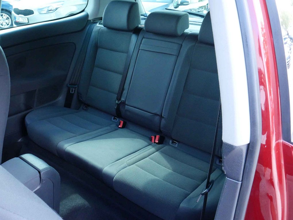 Volkswagen Golf 1.6 FSi 