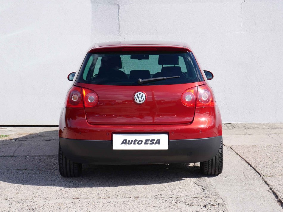 Volkswagen Golf 1.6 FSi 