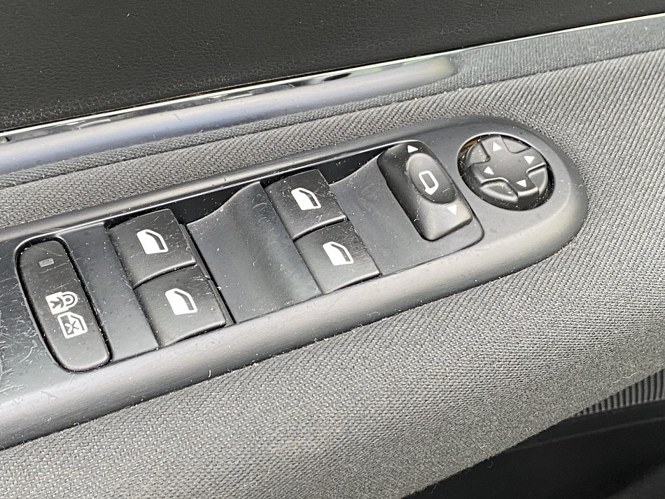 Peugeot 5008 1.6HDi 