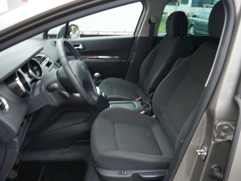 Peugeot 5008 2.0 HDi 