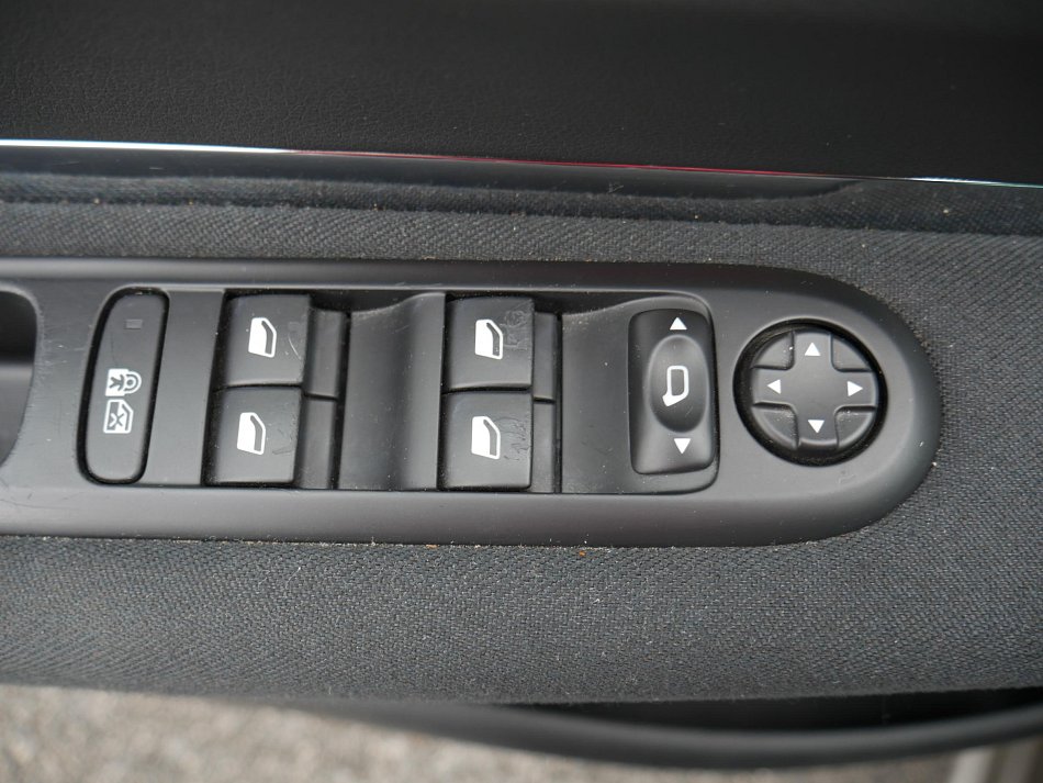 Peugeot 5008 2.0 HDi 