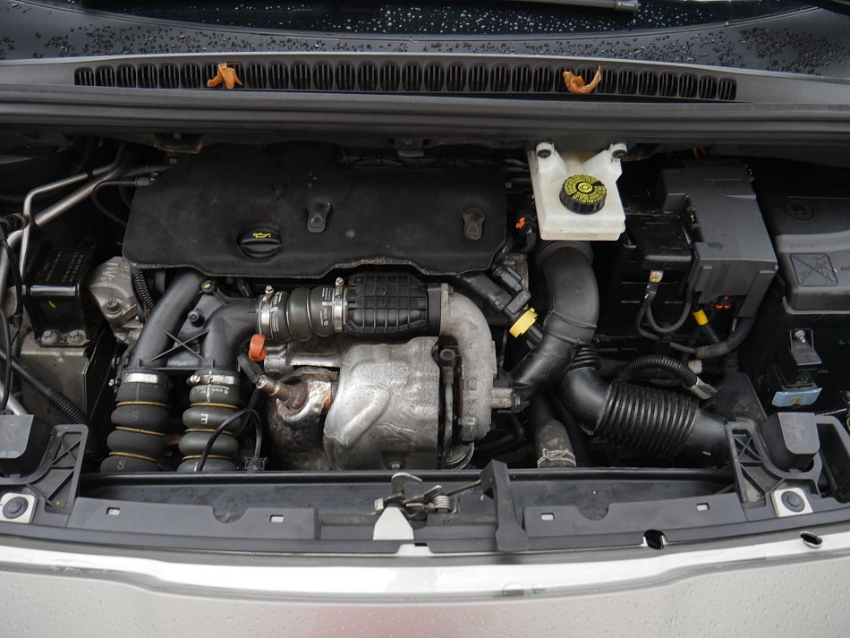Peugeot 5008 2.0 HDi 