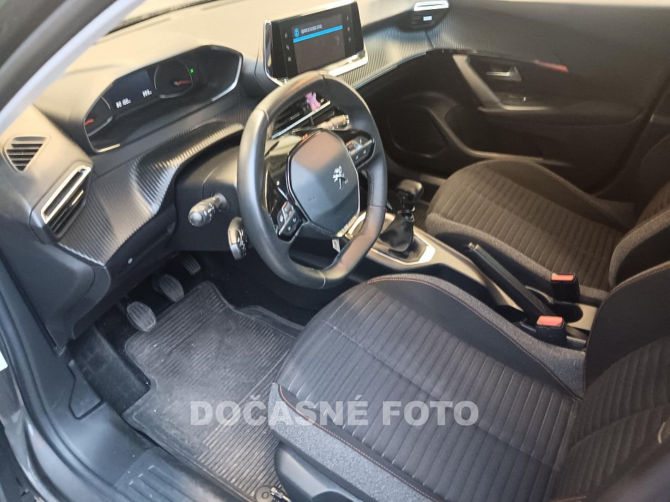 Peugeot 2008 1.2 PT 