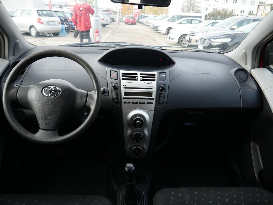Toyota Yaris 1.0i 
