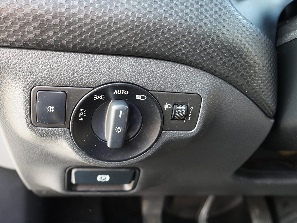 Mercedes-Benz Třída A 1.6i  A180