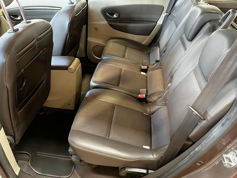 Renault Mégane 2.0 dCi  7míst