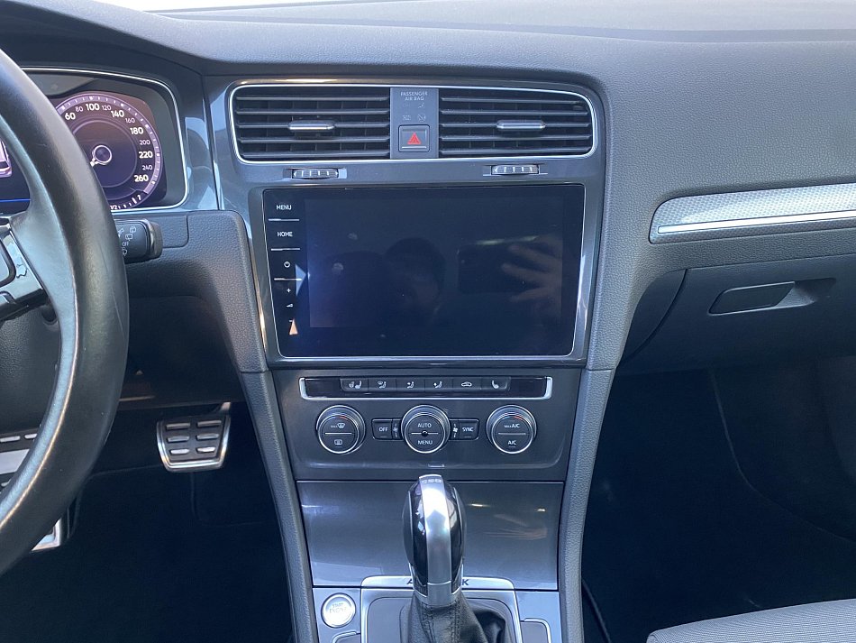 Volkswagen Golf 2.0 TDI 