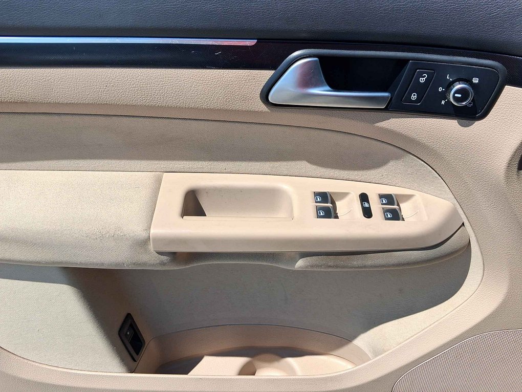 Volkswagen Touran 2.0 TDi 