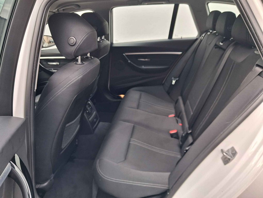 BMW Řada 3 1.5T Sport Line 318i