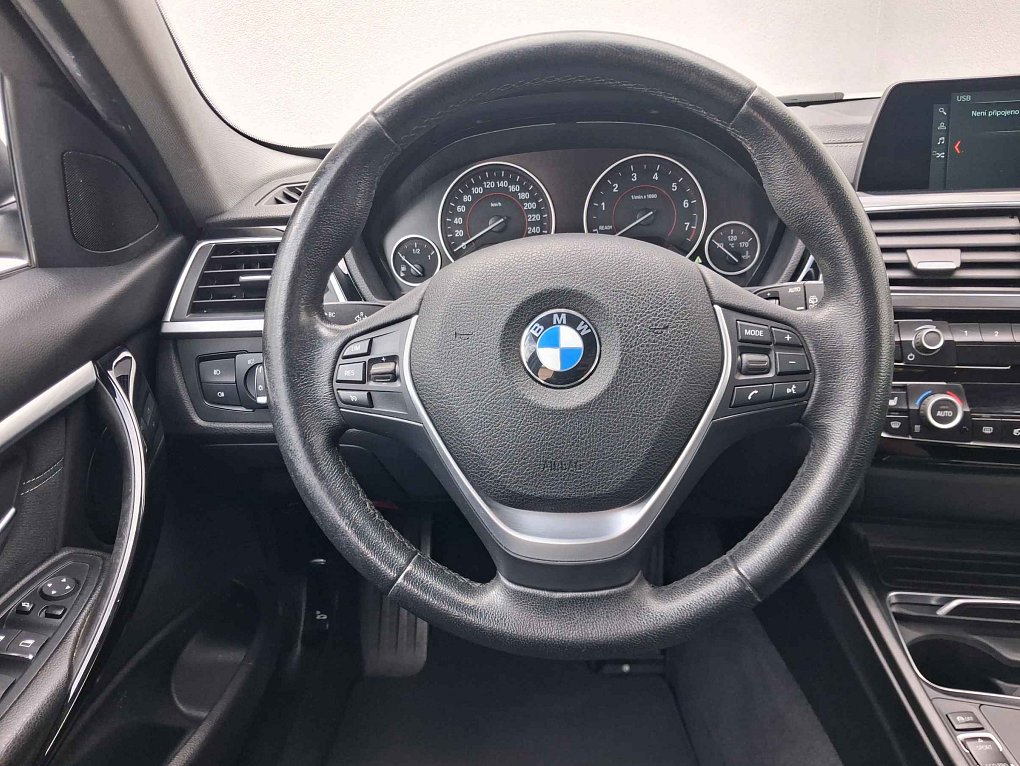 BMW Řada 3 1.5T Sport Line 318i