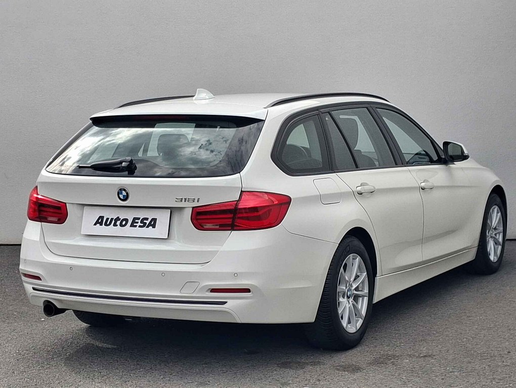 BMW Řada 3 1.5T Sport Line 318i