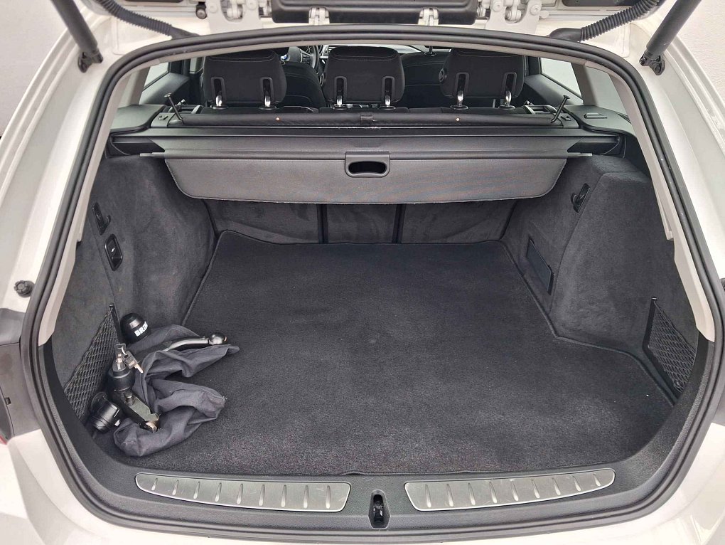 BMW Řada 3 1.5T Sport Line 318i