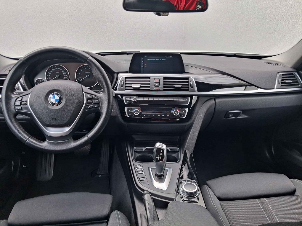 BMW Řada 3 1.5T Sport Line 318i