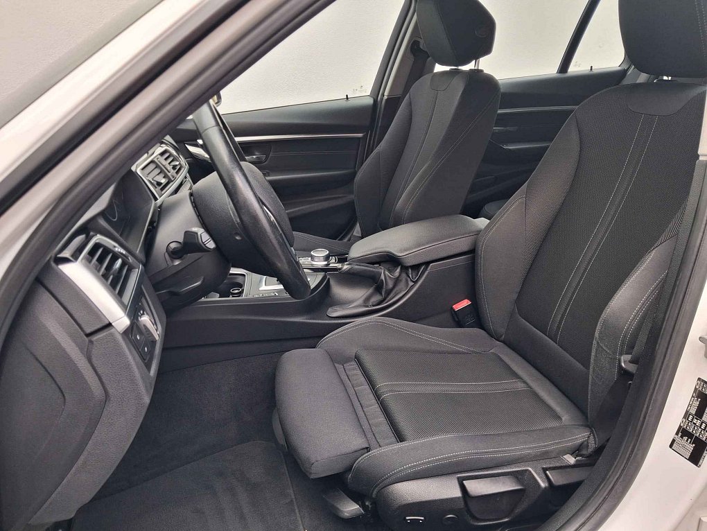 BMW Řada 3 1.5T Sport Line 318i