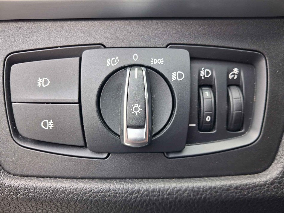 BMW Řada 3 1.5T Sport Line 318i
