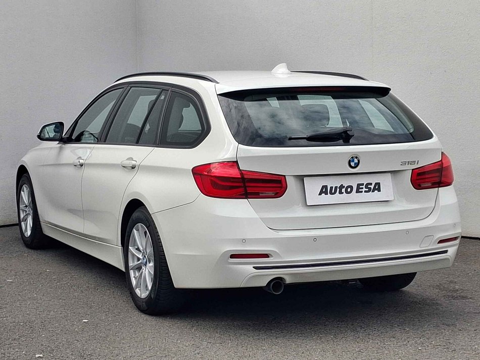 BMW Řada 3 1.5T Sport Line 318i