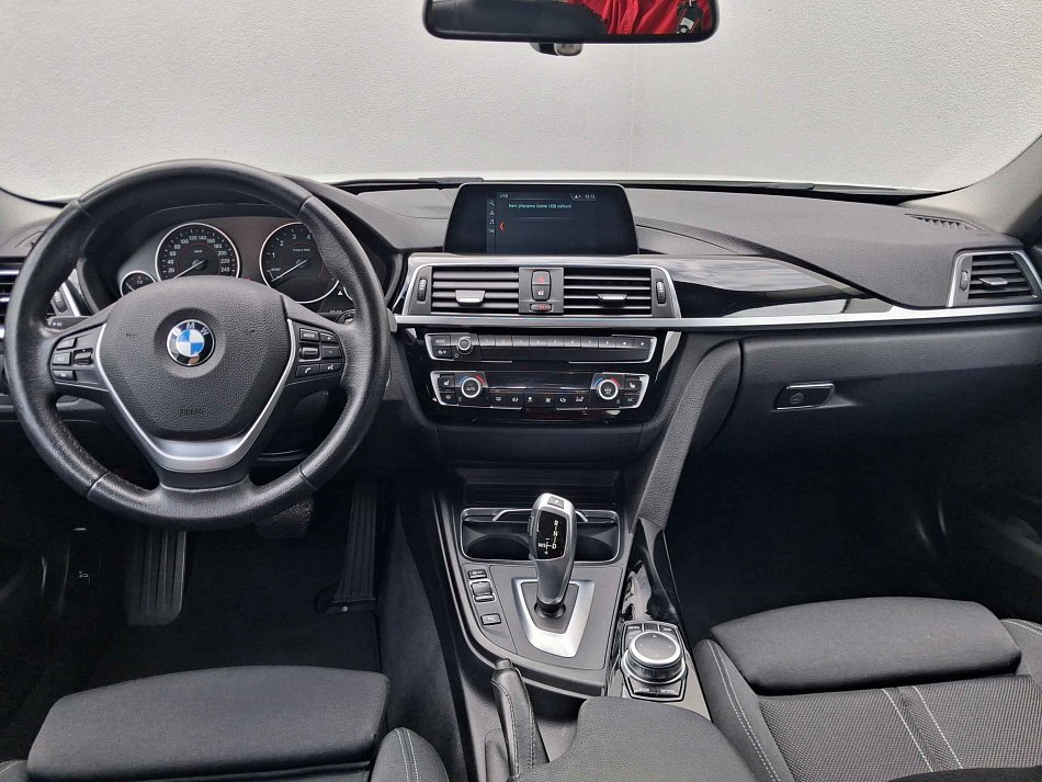 BMW Řada 3 1.5T Sport Line 318i