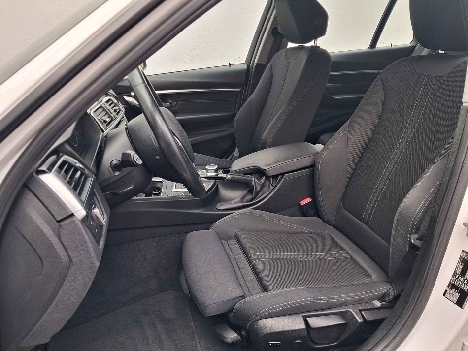 BMW Řada 3 1.5T Sport Line 318i
