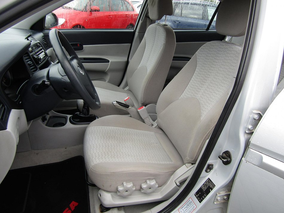 Hyundai Accent 1.4i 