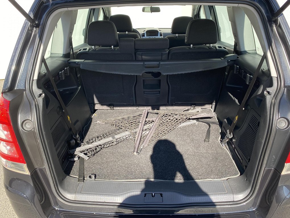 Opel Zafira 1.6i Family 7míst