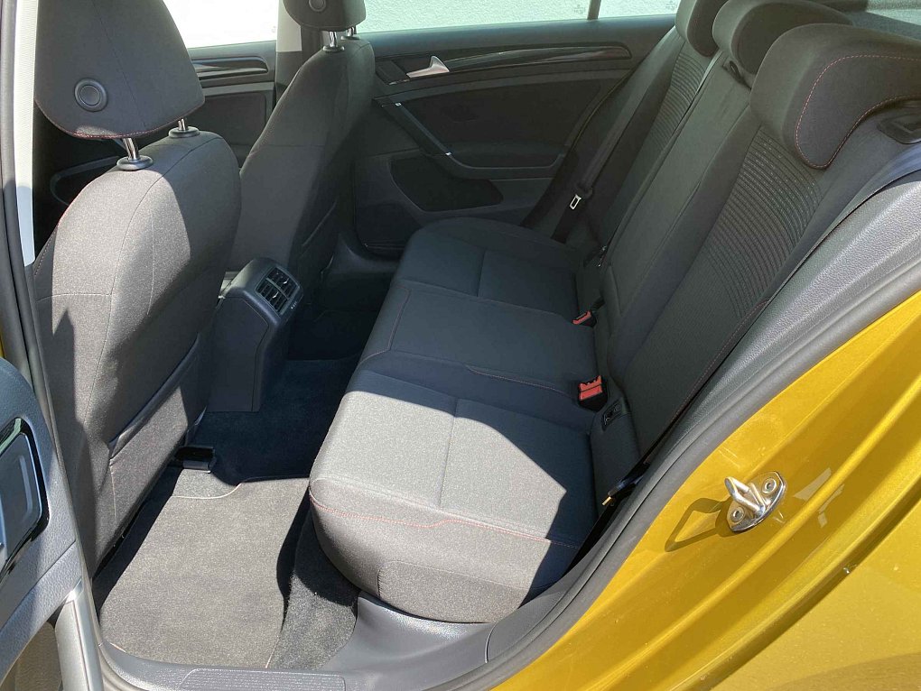 Volkswagen Golf 2.0 TDi Sound
