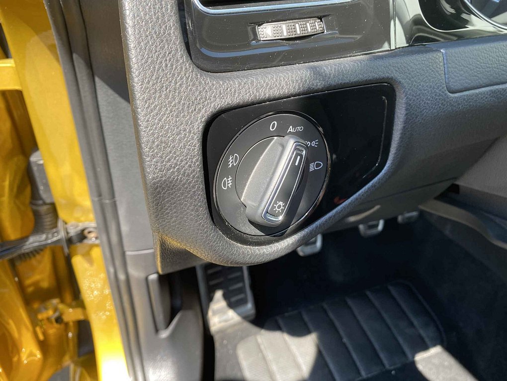Volkswagen Golf 2.0 TDi Sound