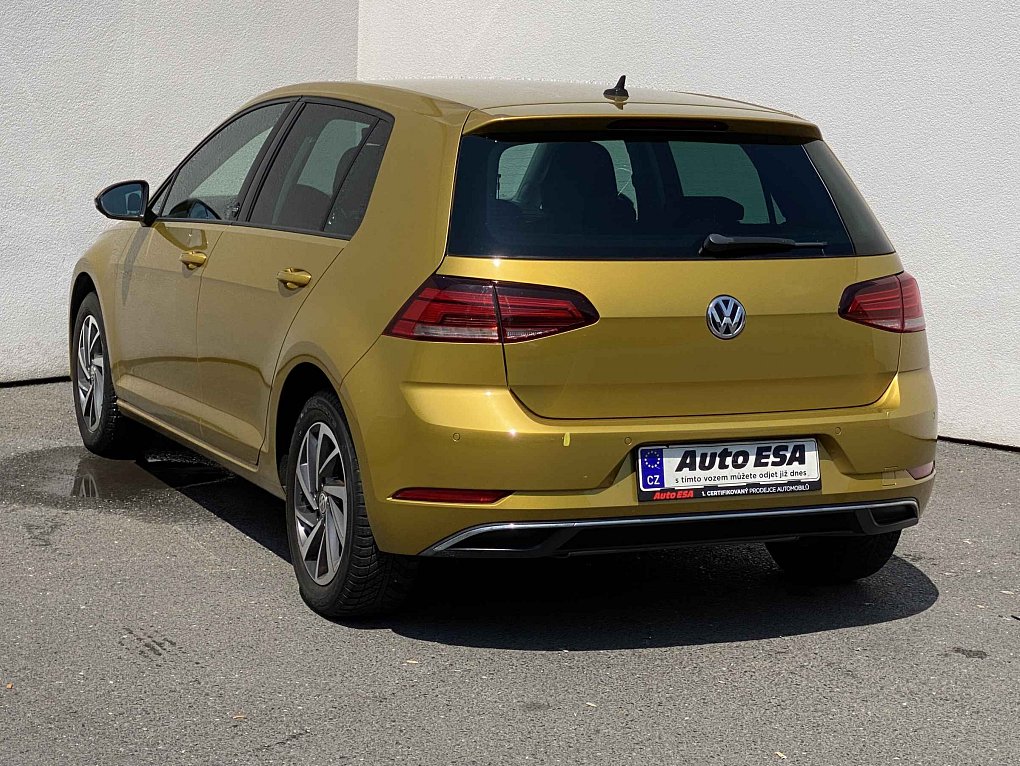 Volkswagen Golf 2.0 TDi Sound