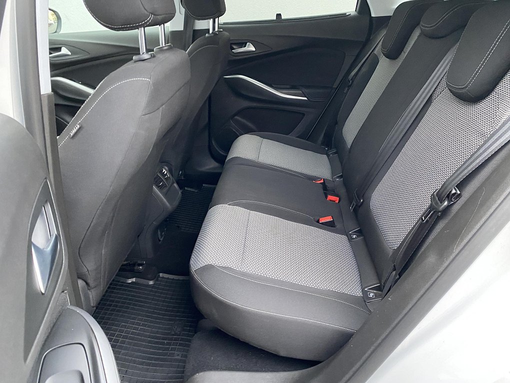 Opel Grandland X 1.2 PT 