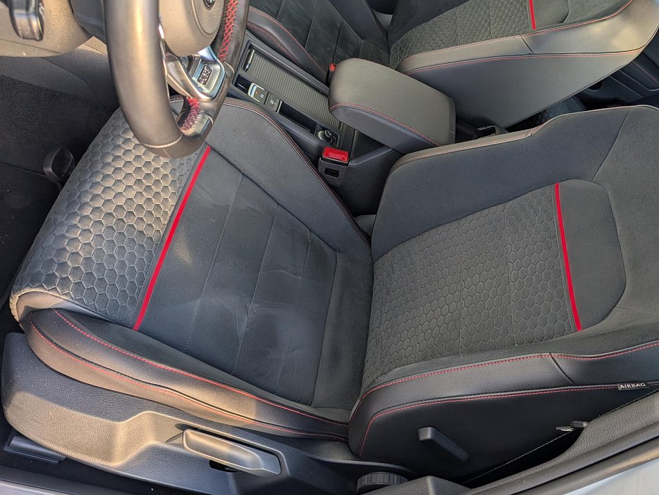 Volkswagen Golf 2.0 TSi GTi