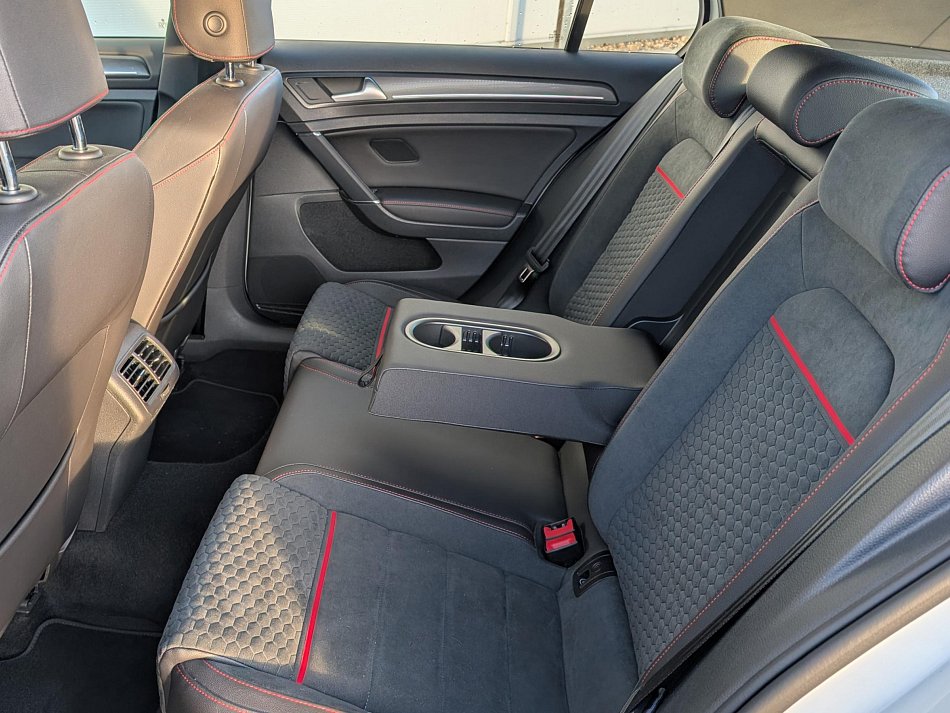 Volkswagen Golf 2.0 TSi GTi