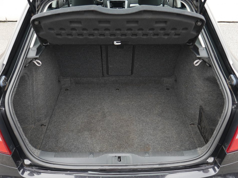 Škoda Octavia II 2.0 TDi Elegance