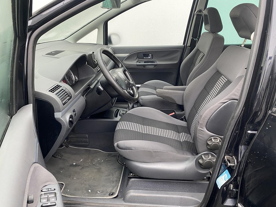 Volkswagen Sharan 2.0 i United 7míst