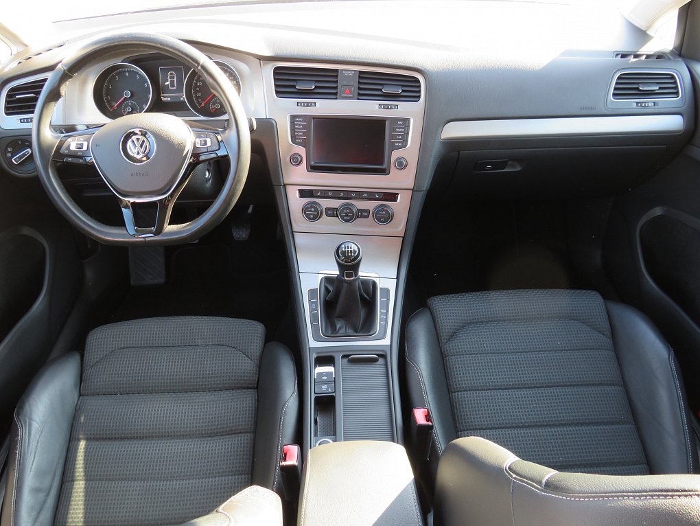 Volkswagen Golf 1.4TSi R-line