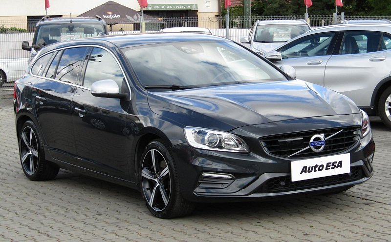 Volvo V60 2.0 D R-design
