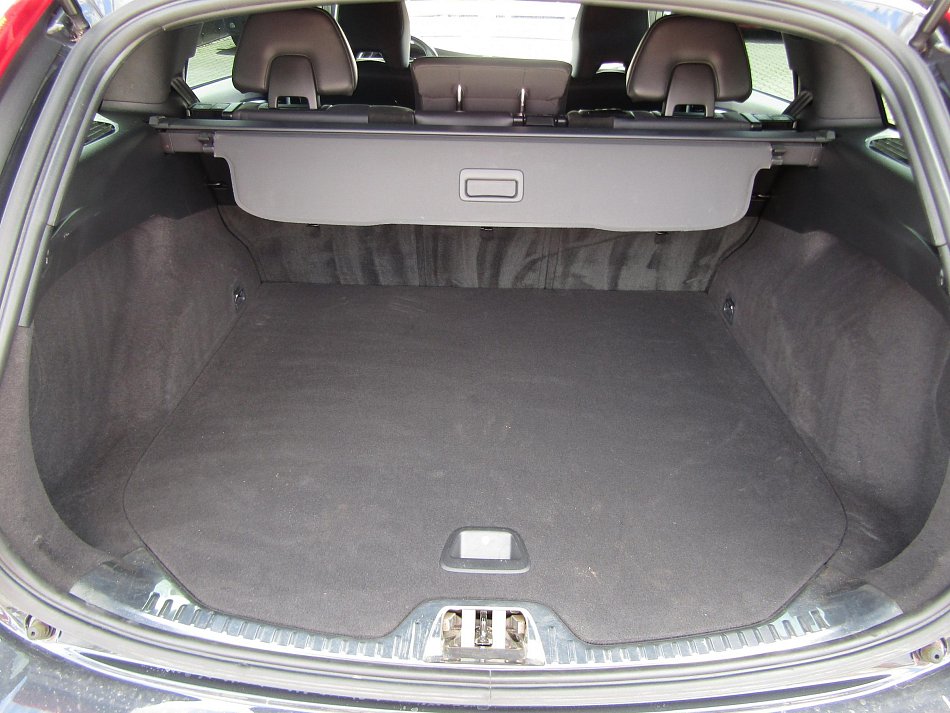 Volvo V60 2.0 D R-design