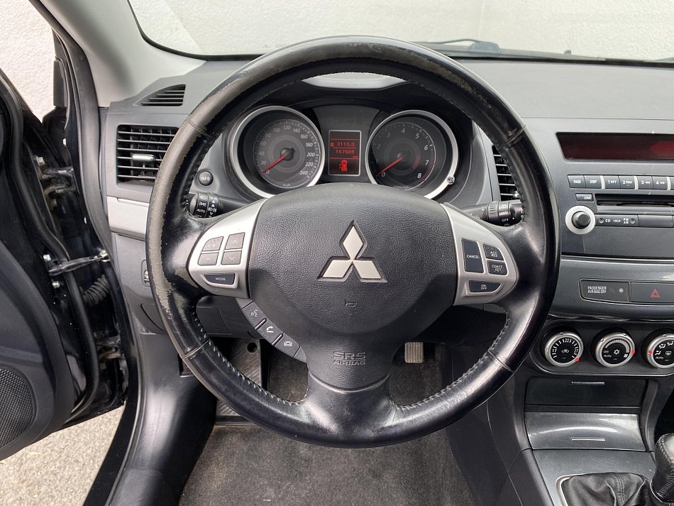 Mitsubishi Lancer 1.8 i Invite Sportback