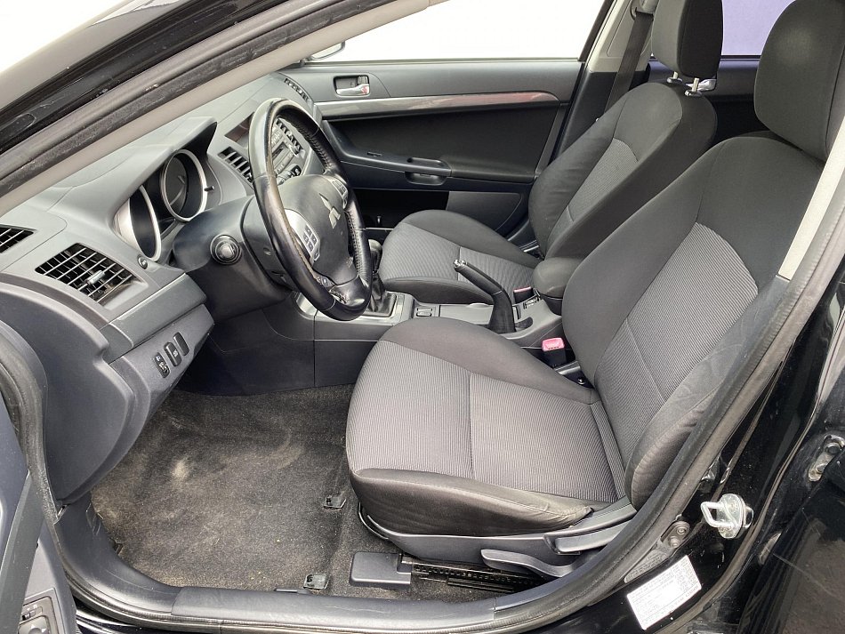 Mitsubishi Lancer 1.8 i Invite Sportback