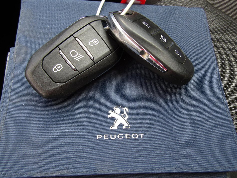 Peugeot 2008 1.2 PT Allure